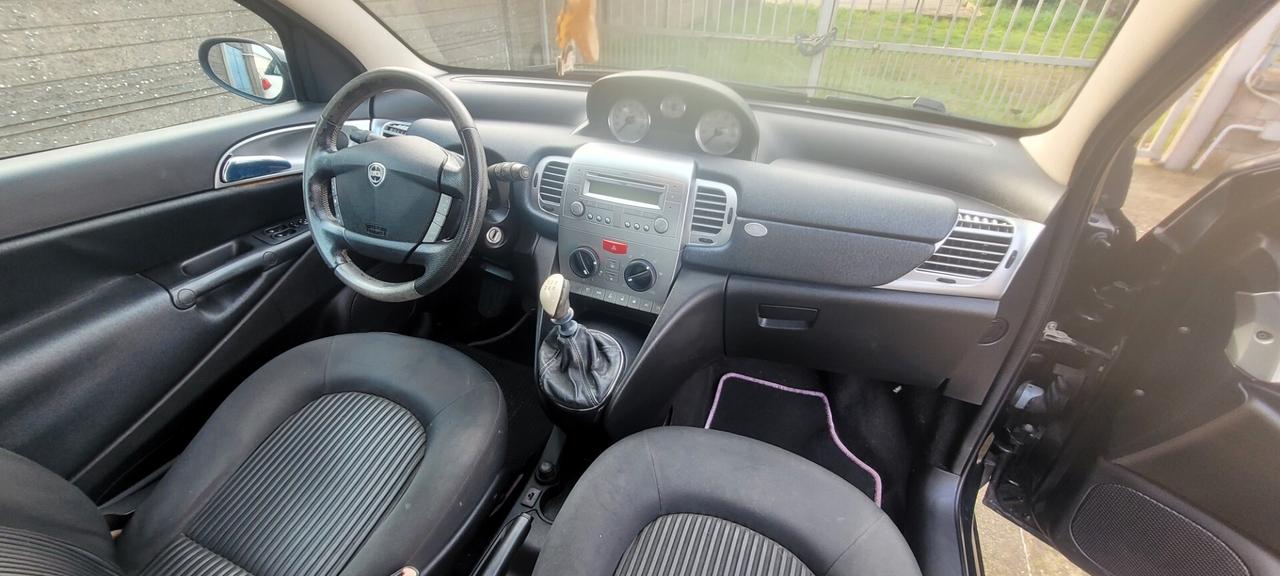 Lancia Ypsilon NEOPATENTATA 1.2 Argento