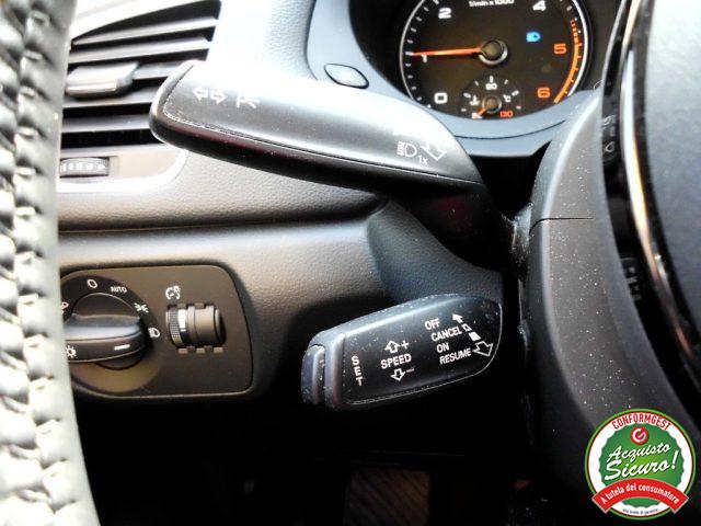 AUDI Q3 2.0 TDI 120 CV Business