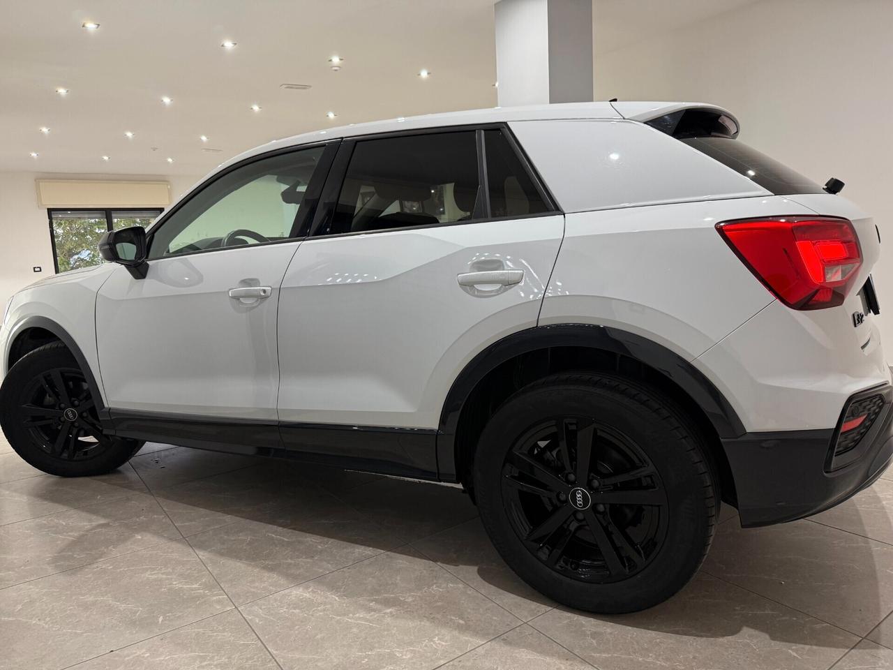 Audi Q2 30 TDI S tronic Identity Black