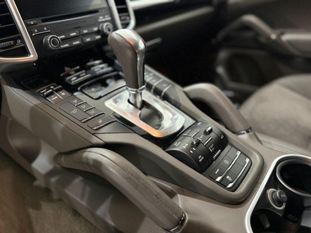 PORSCHE Cayenne 3.0 Diesel Platinum Edition