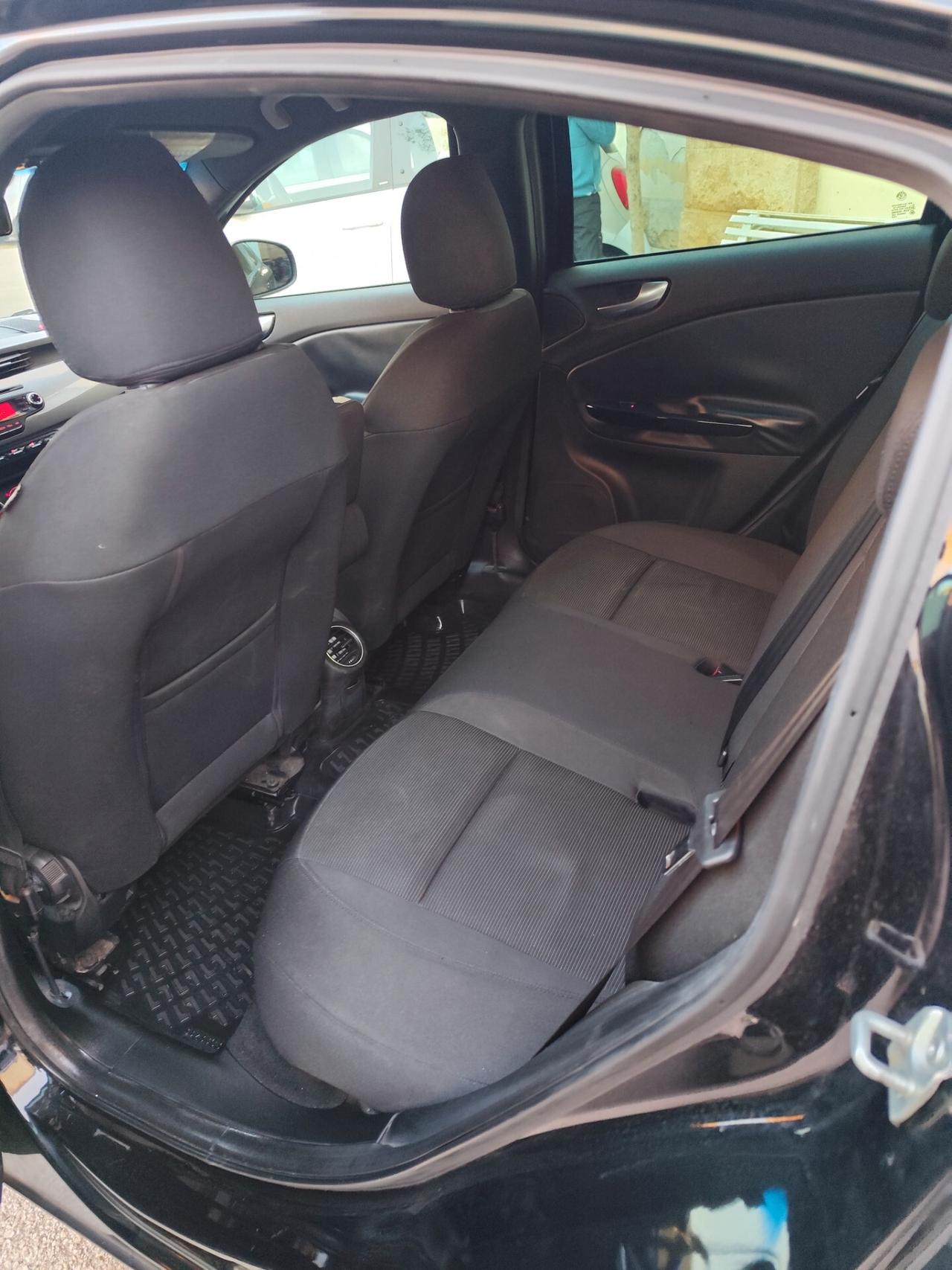 Alfa Romeo Giulietta 1.6 JTDm-2 105 CV Distinctive