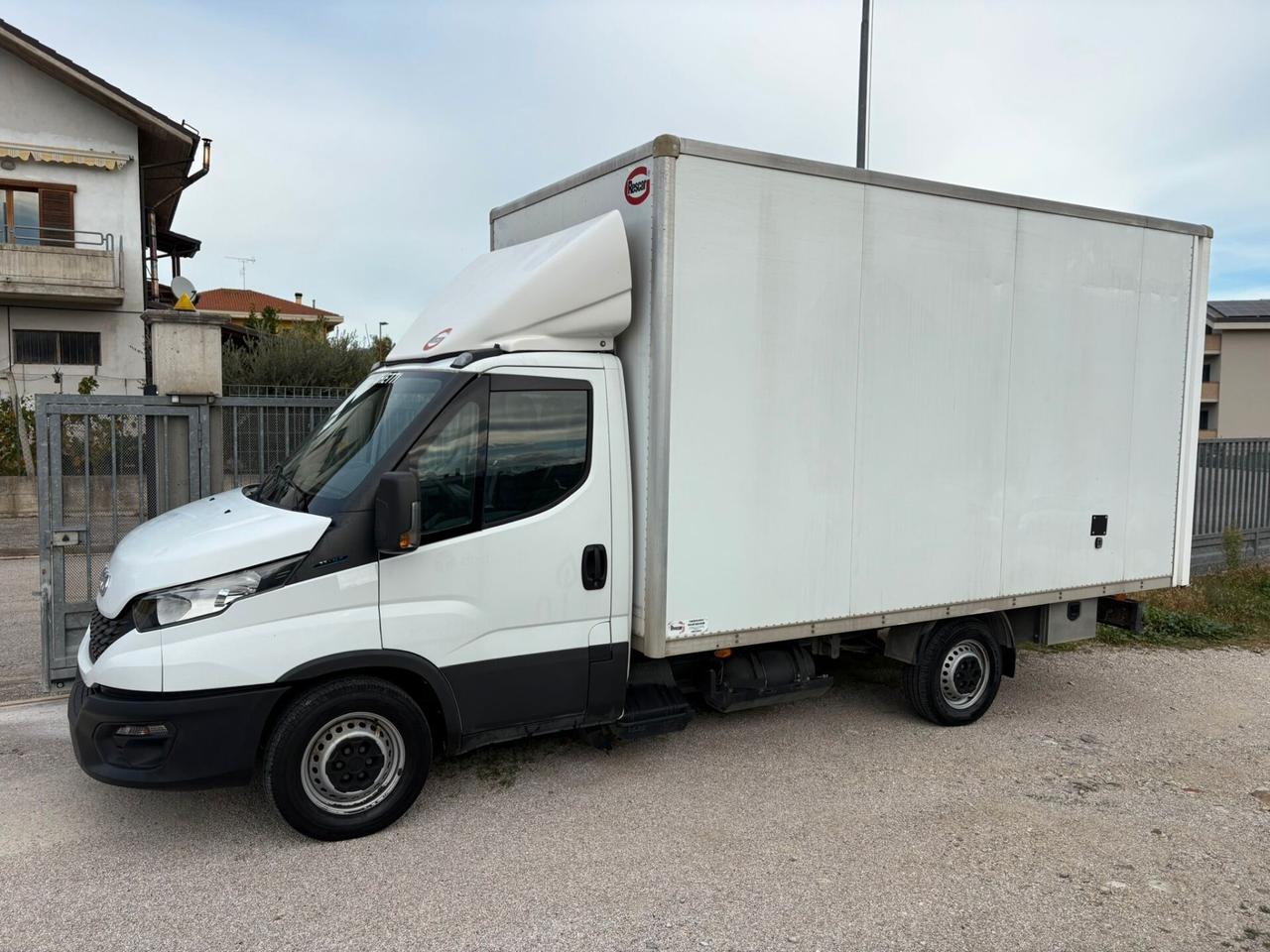 IVECO Daily 35S14N 3.0 N. Pow. PL Cab. 136 E6 2022