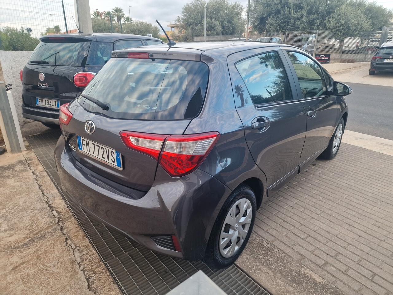 Toyota Yaris 1.0 5 porte Active