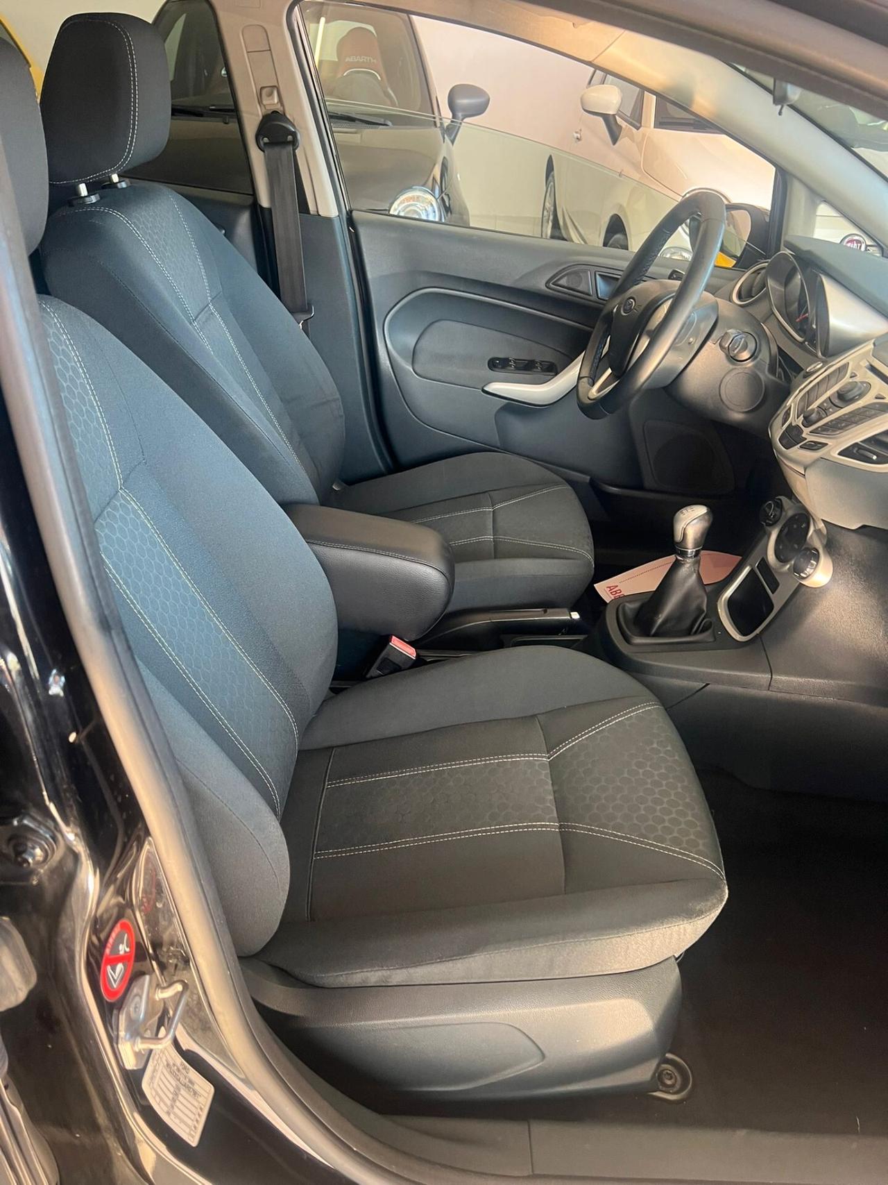 Ford Fiesta 1.4 TDCi 5p. Titanium