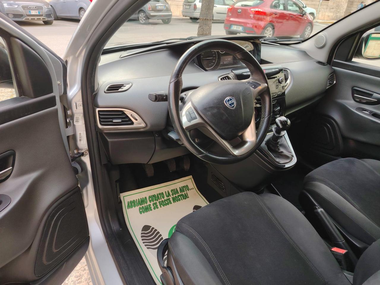 Lancia Ypsilon 1.2 69 CV 5 porte GPL Ecochic Gold