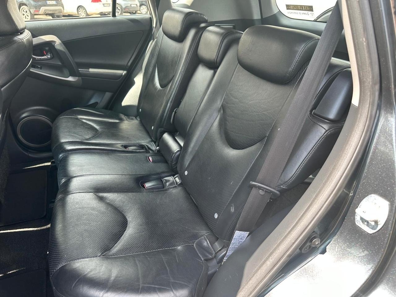 Toyota RAV 4 RAV4 2.2 D-4D 150 CV DPF Luxury