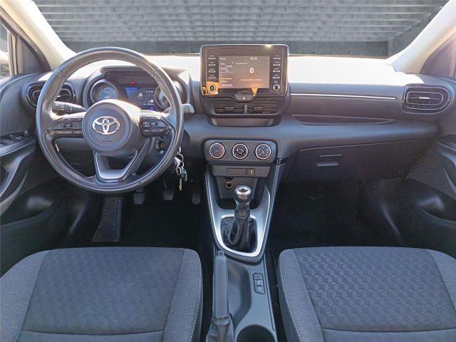 TOYOTA Yaris 4ª serie 1.0 5 porte Trend