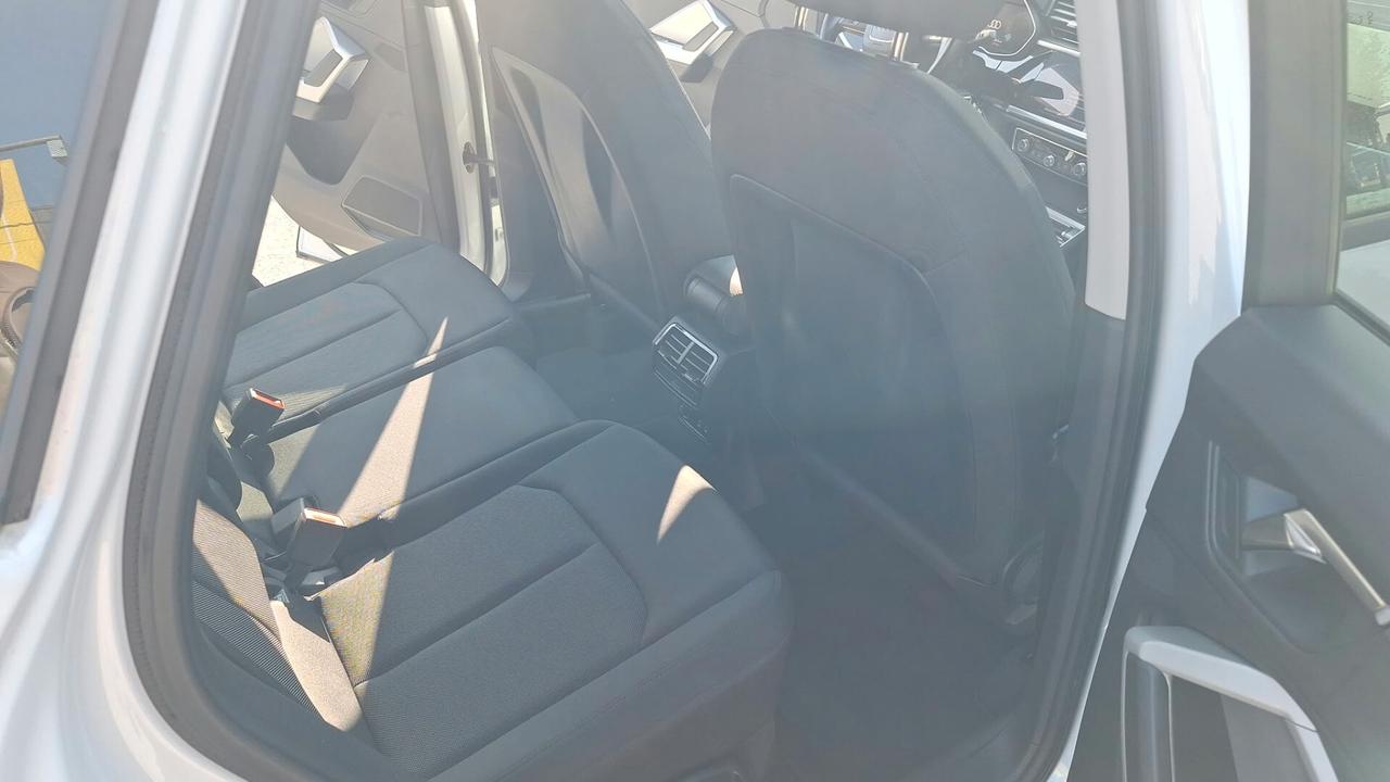 Audi Q3 45 TFSI e S tronic Business 150cv benzina + 116cv elettrici
