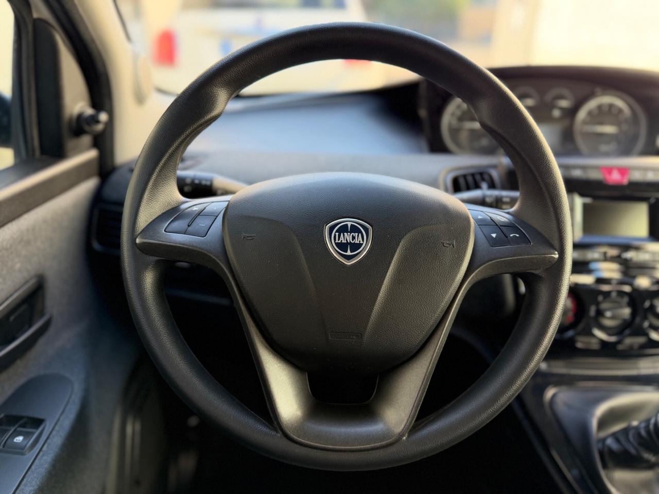 Lancia Ypsilon 1.0 FireFly 5 porte S&S Hybrid Ecochic Silver