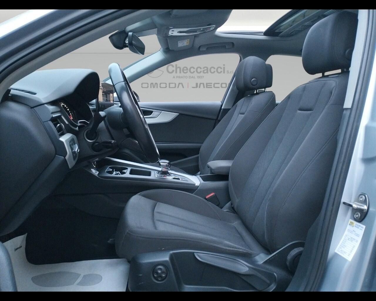 AUDI A4 5ª serie A4 30 TDI/136 CV S tronic