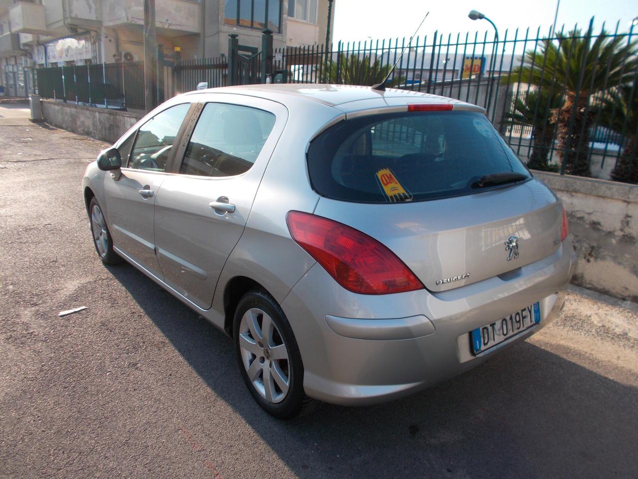 Peugeot 308 1.6 HDi 90CV 5p. Tecno