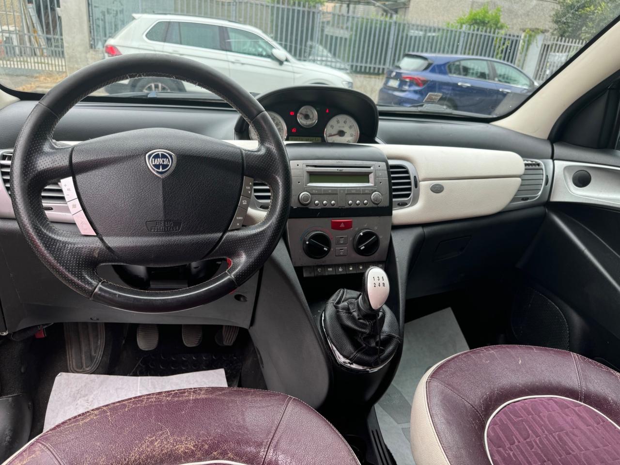 Lancia Ypsilon 1.2 Platino