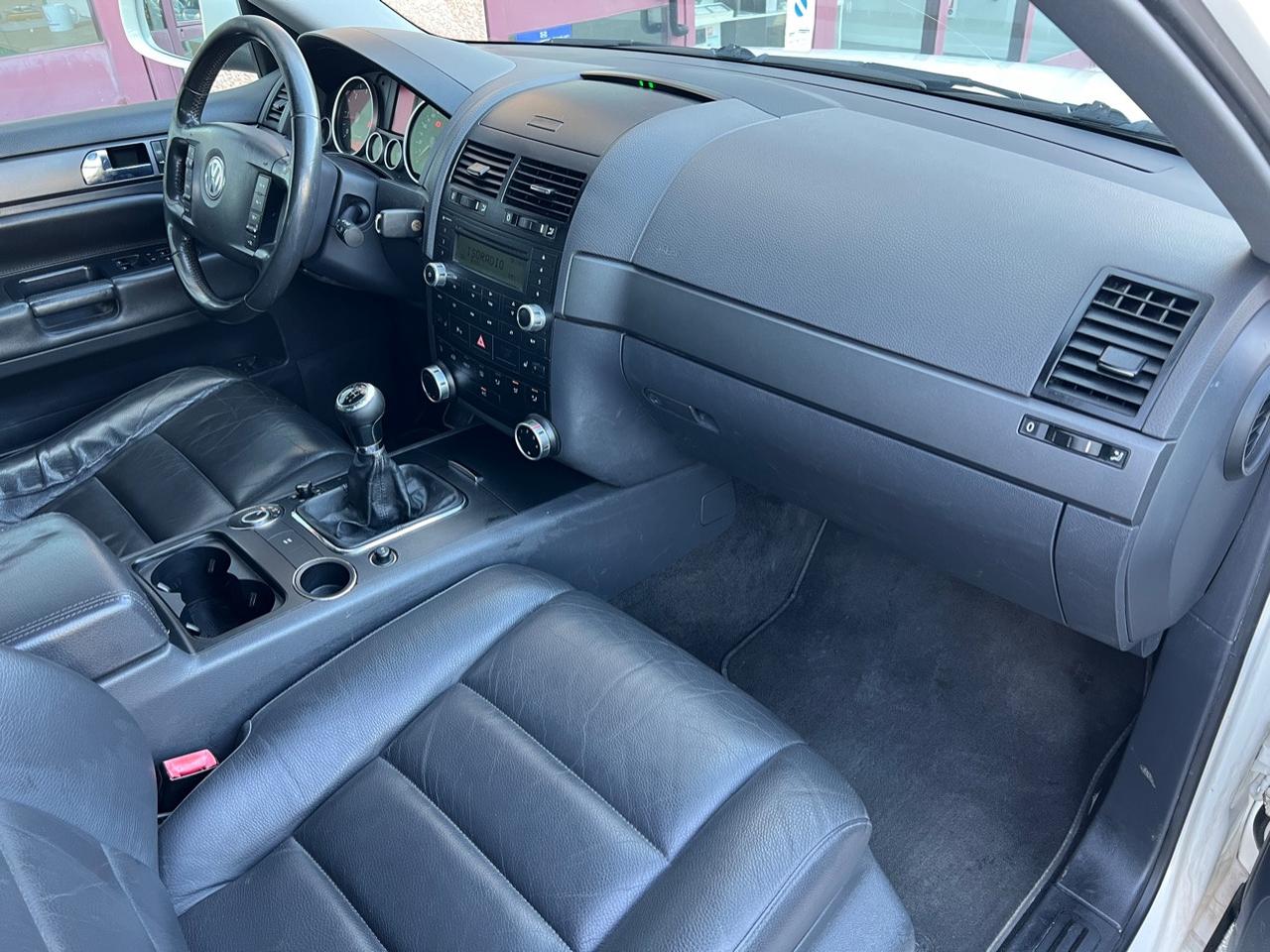 Volkswagen Touareg 2.5 tdi R5 Executive dpf FL