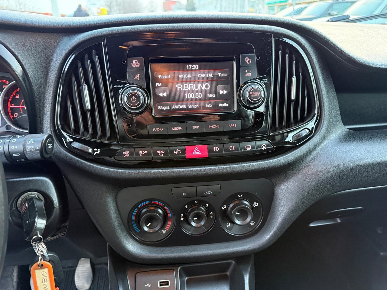 Fiat Doblo Combi N1 Autocarro 5 POSTI