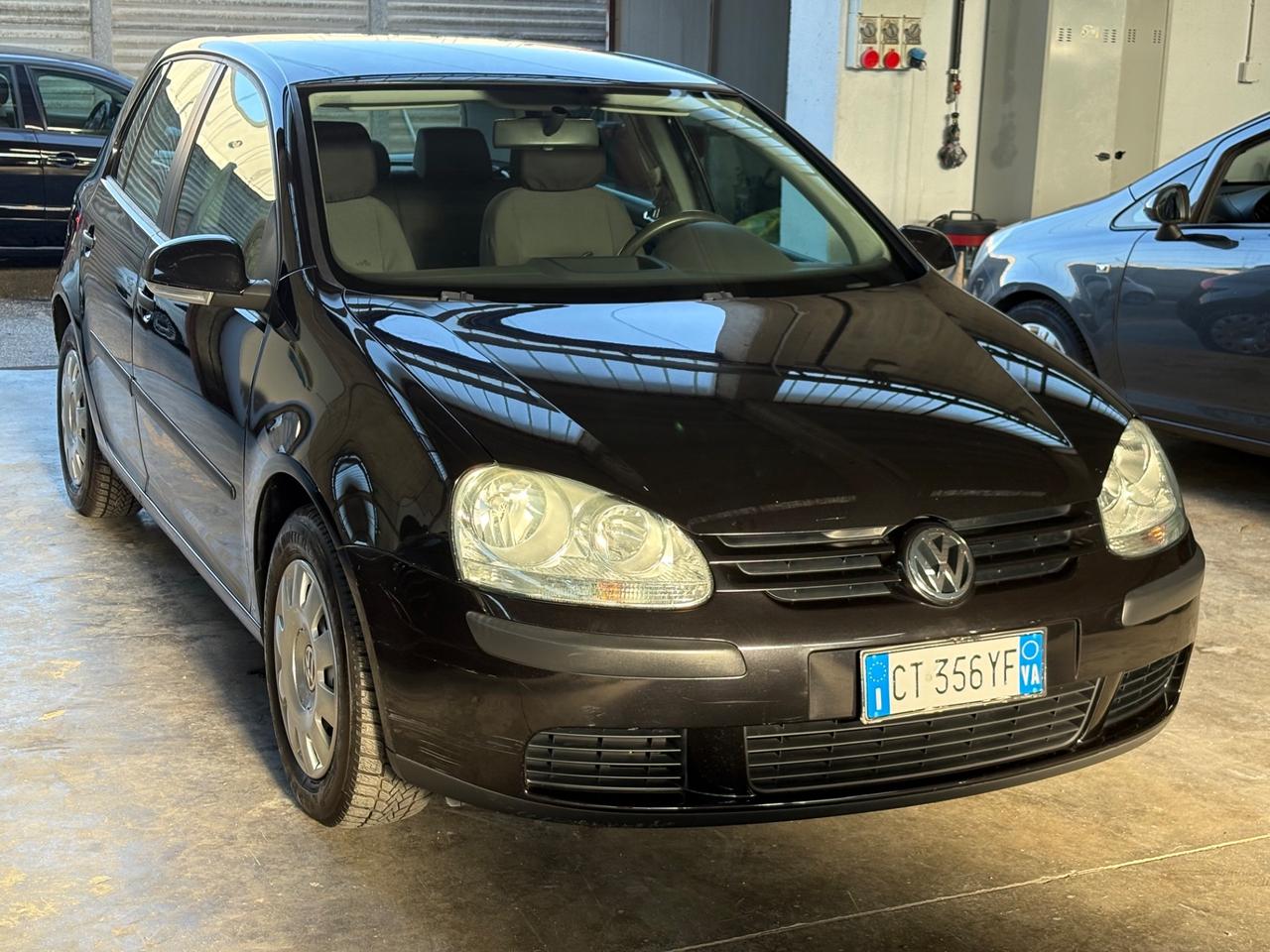 Volkswagen Golf 1.6 16V FSI 5p. Comfortline