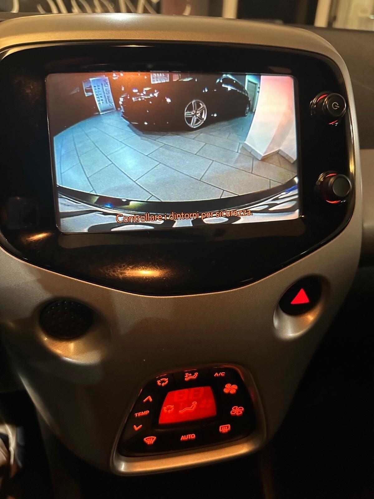 Toyota Aygo 1.0 VVT-i 69 CV 5 porte x-wave