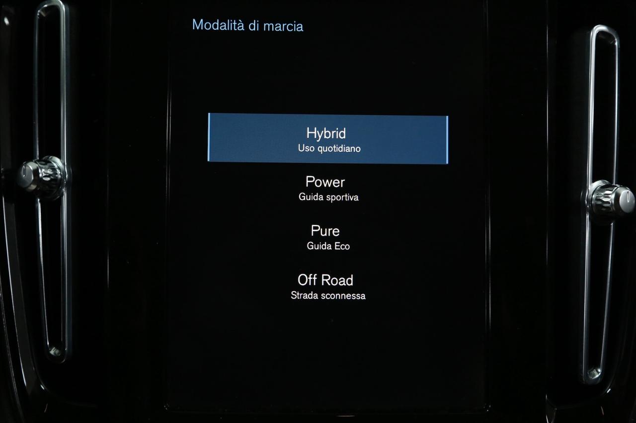 Volvo XC40 T5 Recharge Plug-in Hybrid Inscription Expression auto