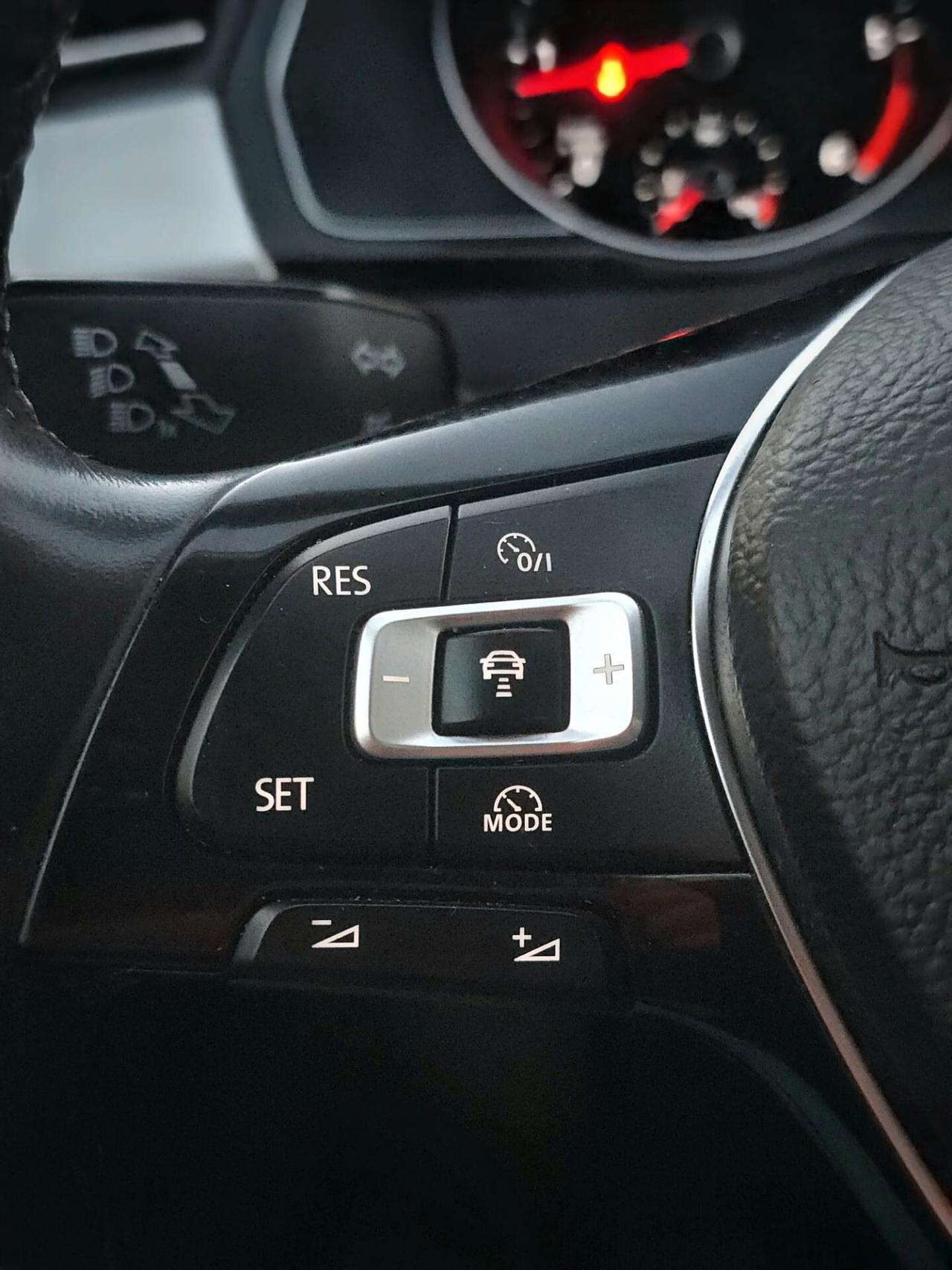 Volkswagen Passat 2.0 TDI DSG Comfortline Berlina