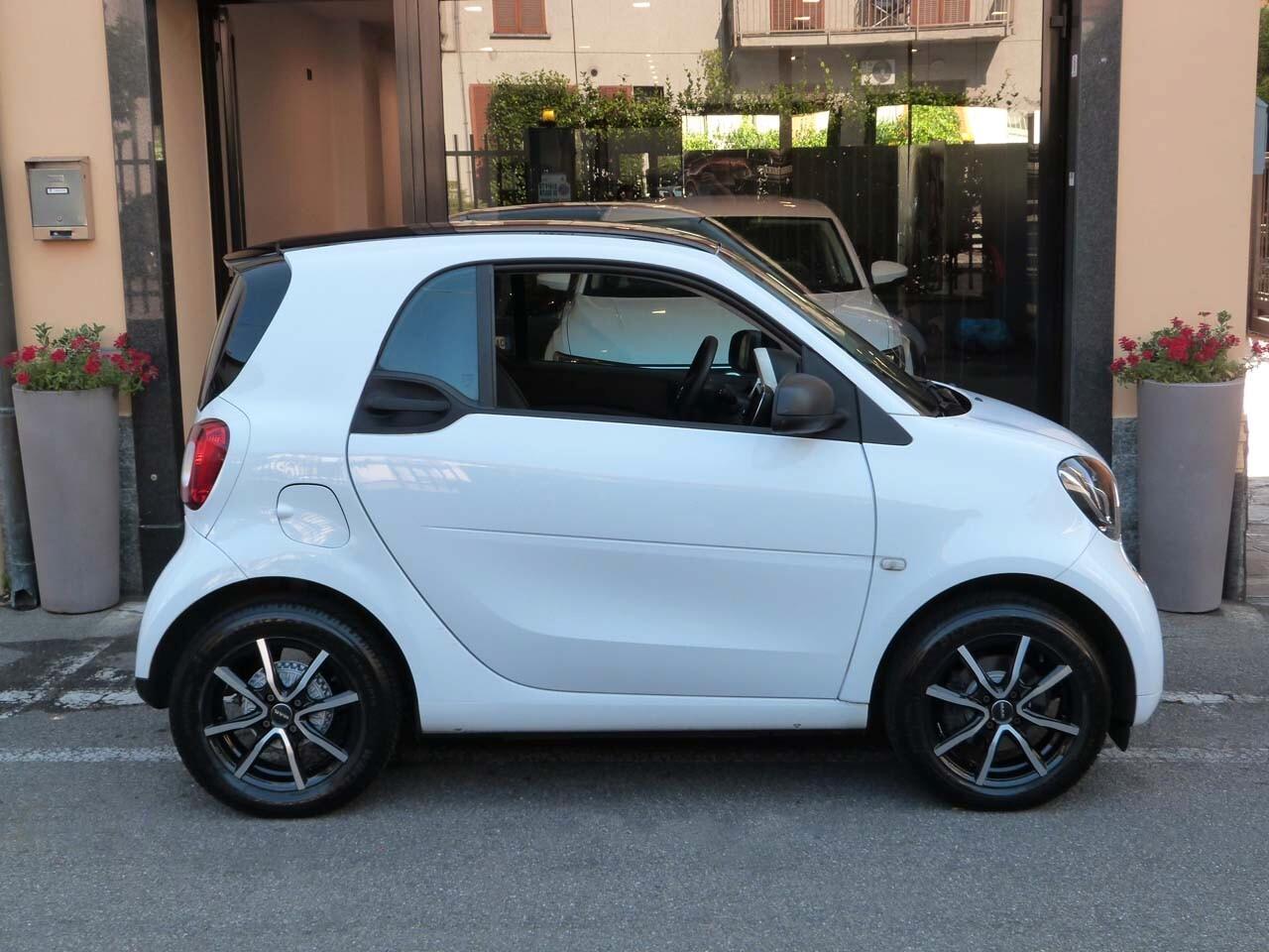 Smart ForTwo 70 1.0 twinamic Youngster 2018 Navi/tetto Panorama/Pelle