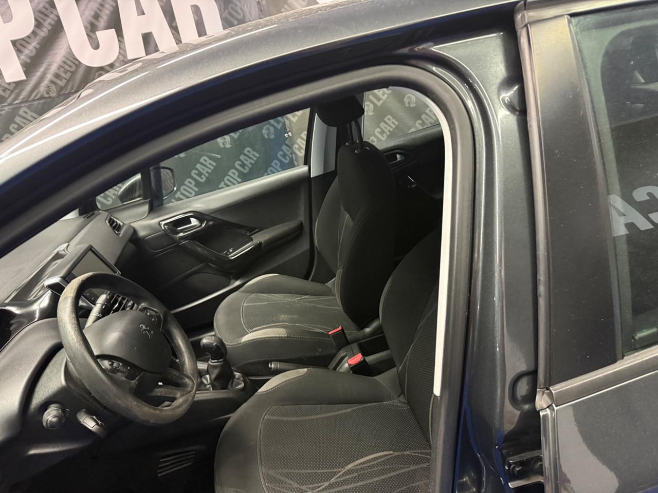 Peugeot 208 GPL valido 2035 gancio traino omologato