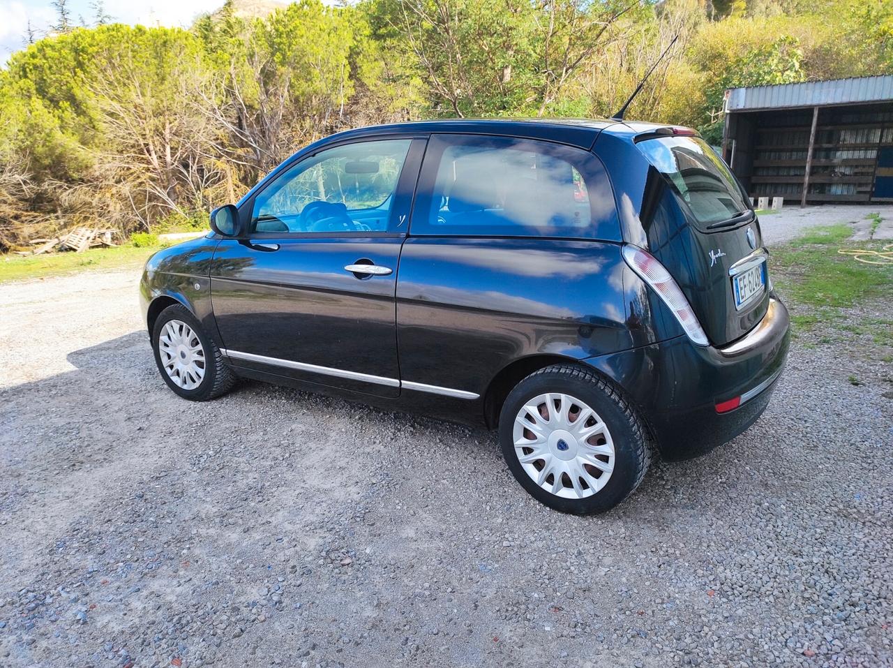 Lancia Ypsilon 1.3 MJT 75 CV Platinum