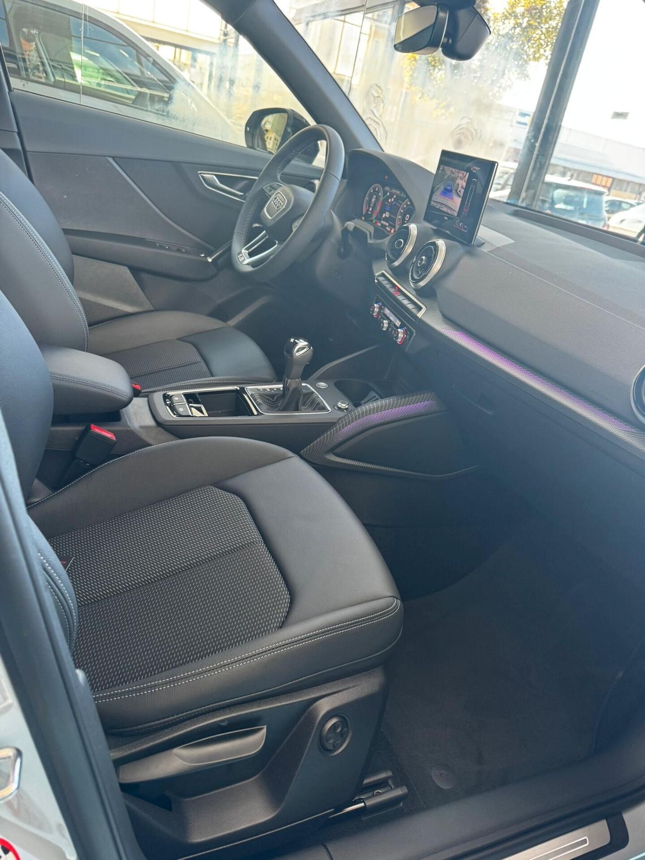 Audi Q2 35 TDI S tronic Identity Black