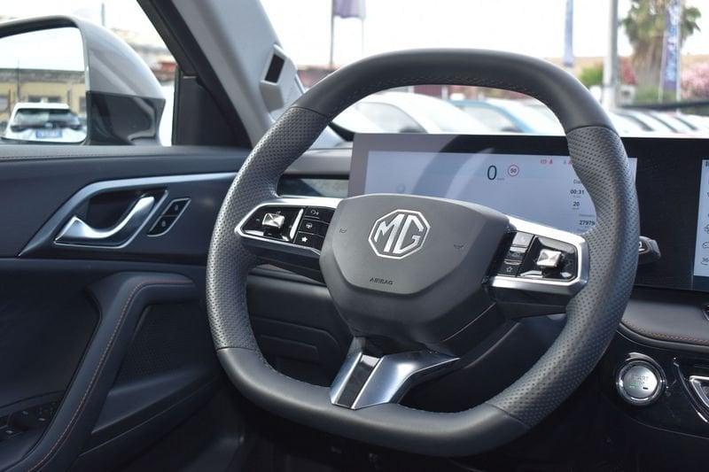 MG HS 1.5 T Luxury AT