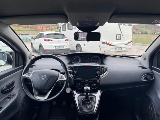 LANCIA Ypsilon 1.0 FireFly 5p Hybrid Ecochic Gold IVA ESPOSTA