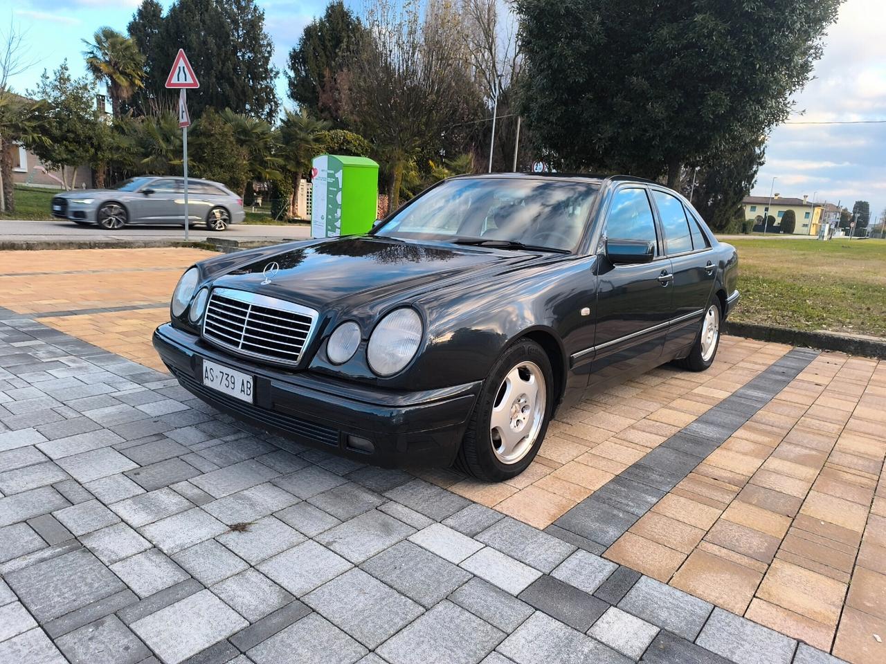 Mercedes-benz E 200 cat Avantgarde