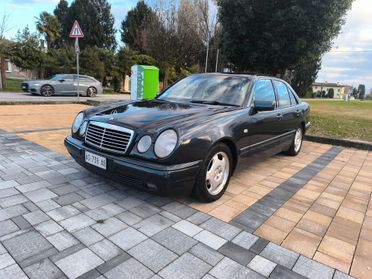 Mercedes-benz E 200 cat Avantgarde
