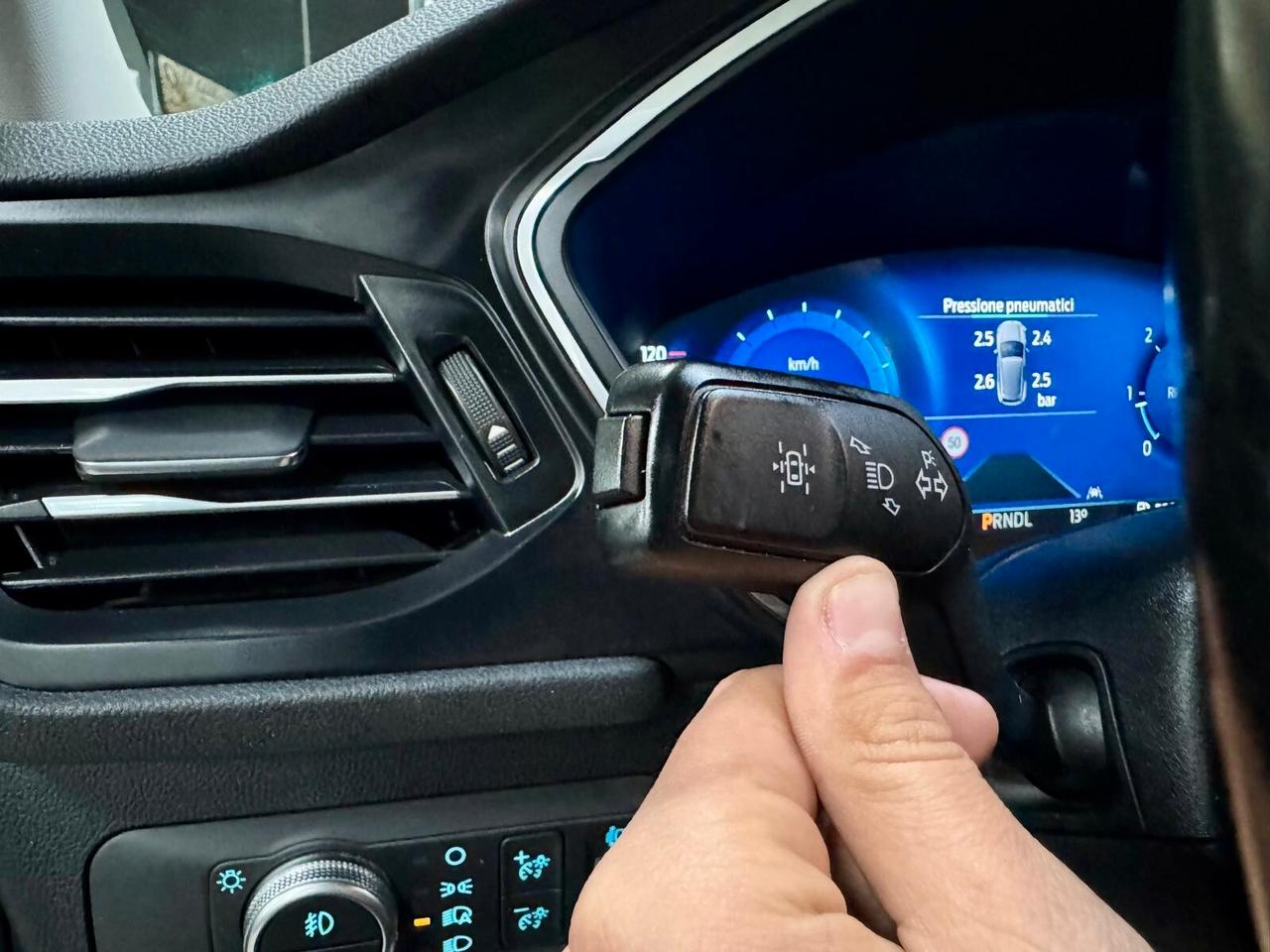 Ford Kuga 1.5 EcoBlue 120cv aut. TITANIUM 2022
