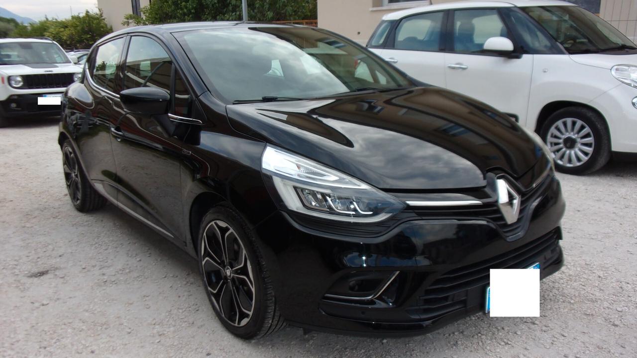 Renault Clio TCe 12V 90 CV 5 porte Moschino Intens