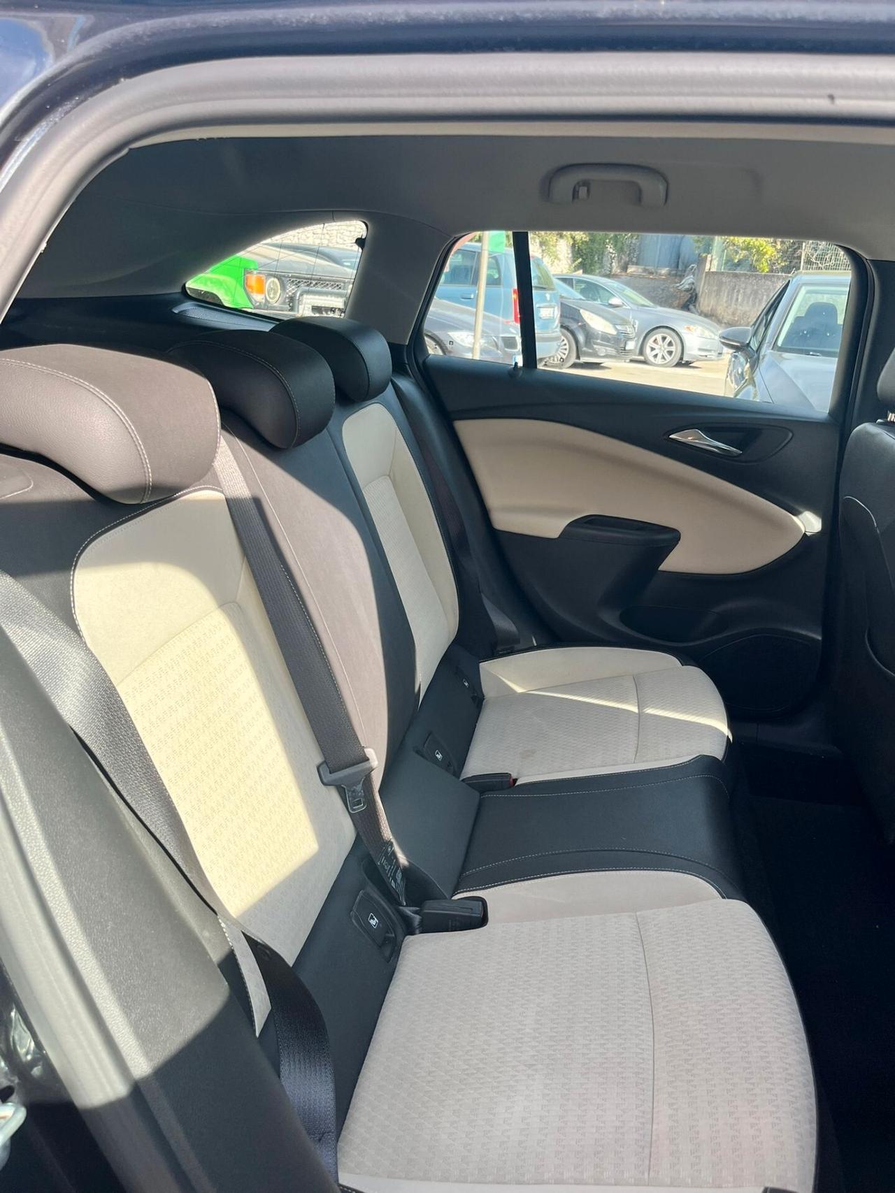 Opel Astra 1.6 CDTi 136CV Sports Tourer Innovation