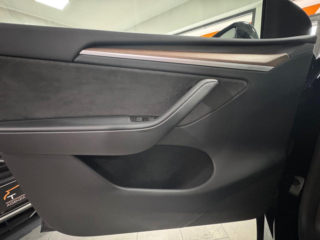 Tesla Model Y Dual Motor Long Range AWD #5359