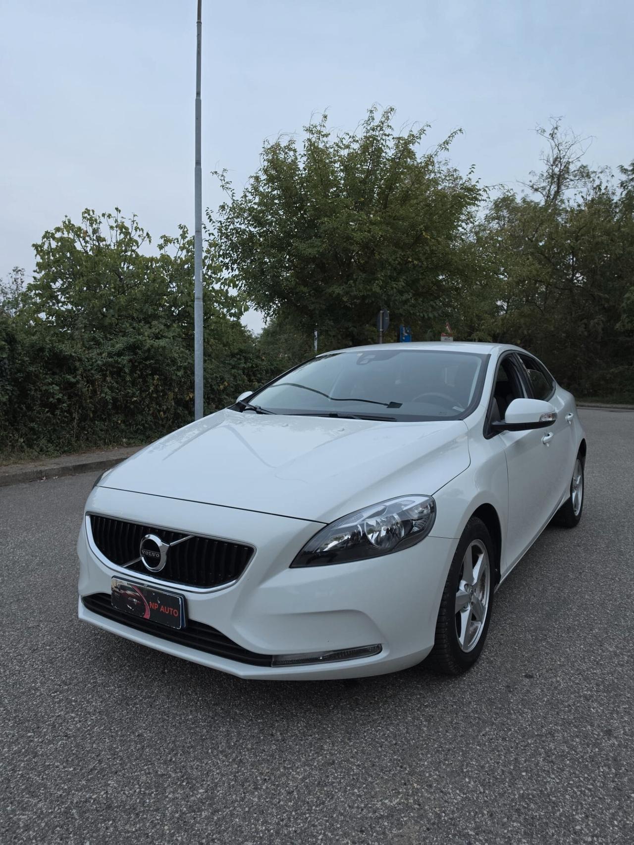 Volvo V40 D2 inscription