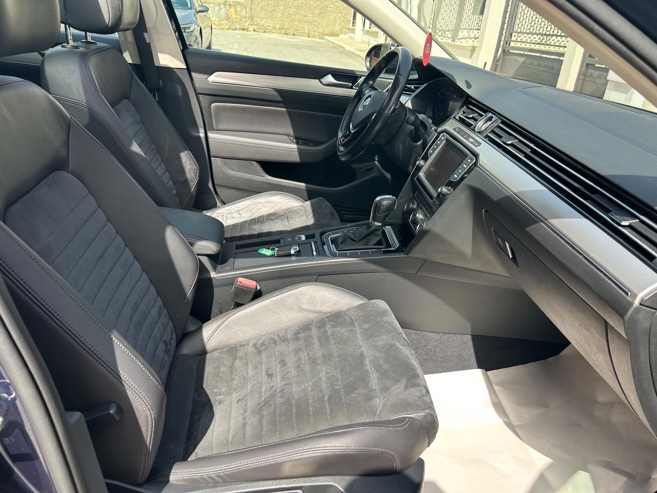 Volkswagen Passat Variant 2.0 TDI 190 CV DSG Highline BlueMotion Tech.