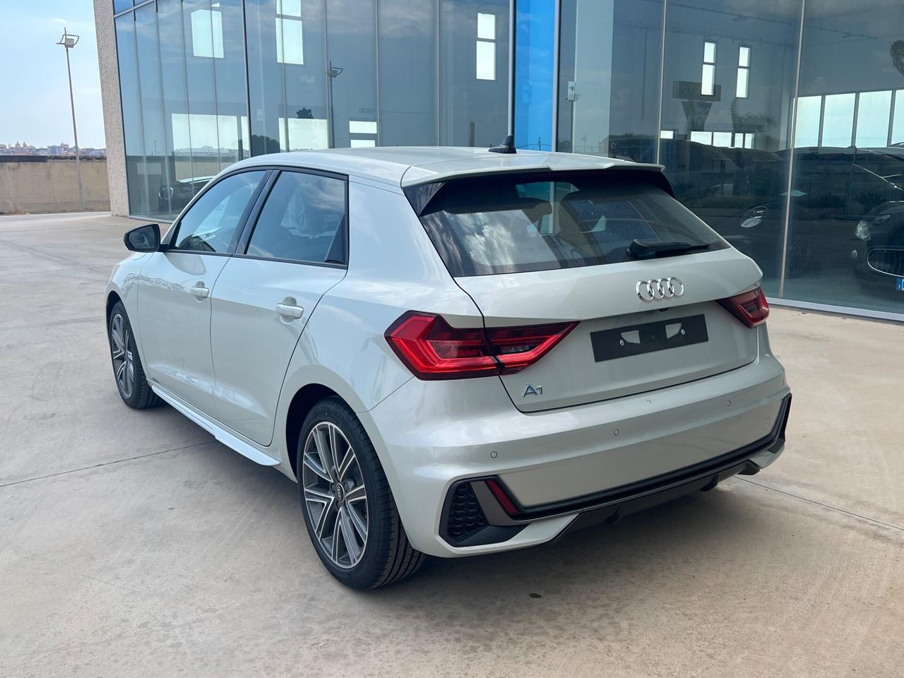 Audi A1 Spb 30 SLine possibilità noleggio no scoring