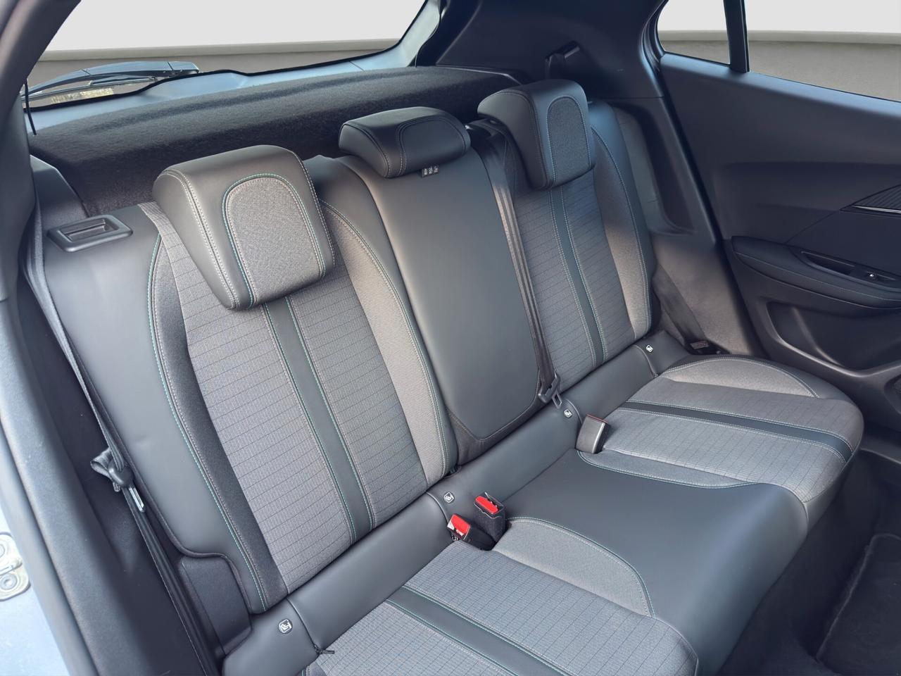 Peugeot 2008 PureTech 130 S&S Allure Pack