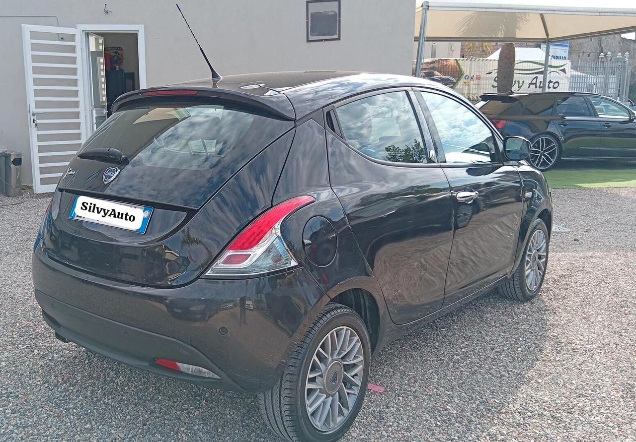 Lancia Ypsilon 1.2 69 CV 5 porte GPL Ecochic Gold