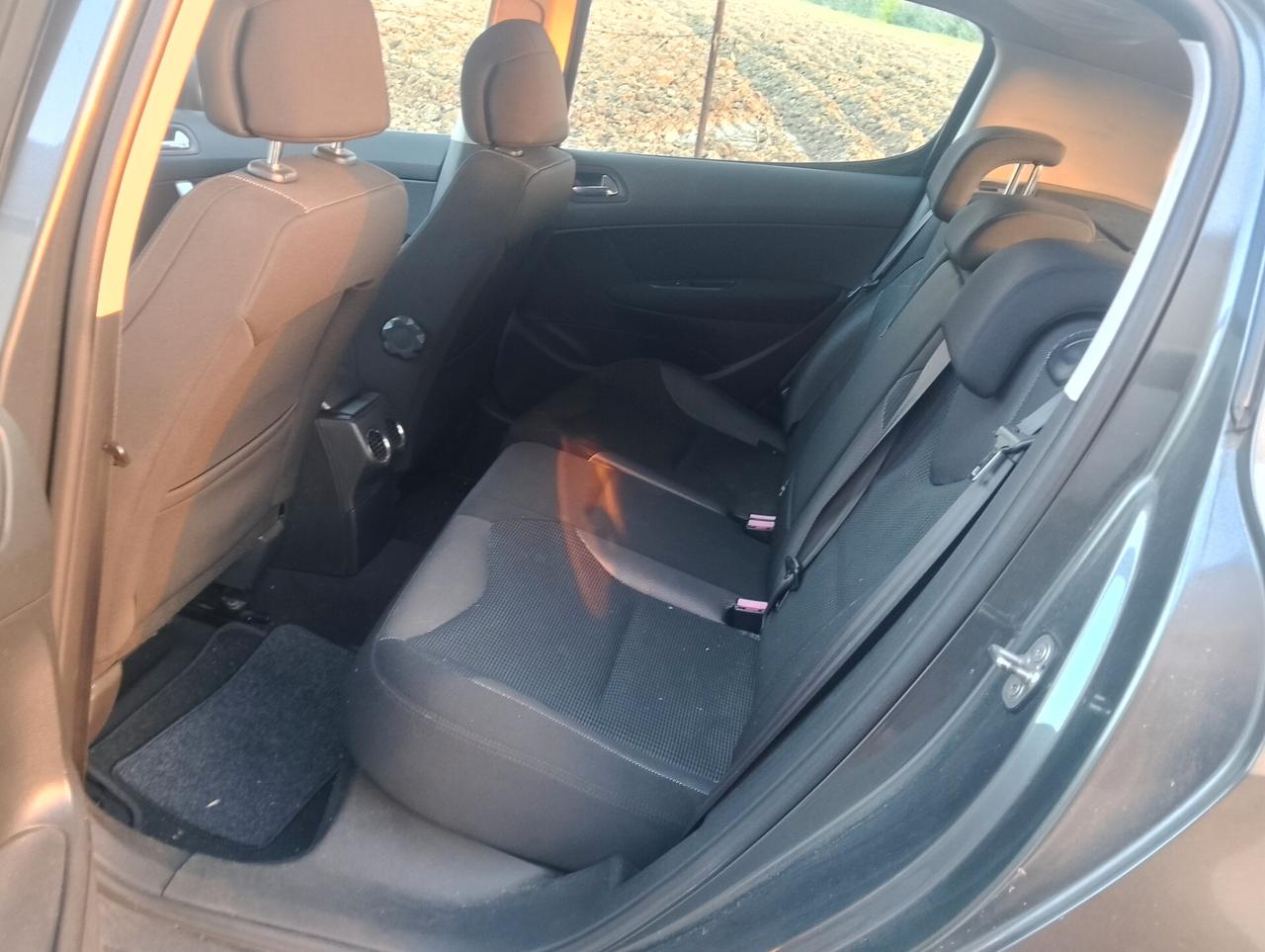 Peugeot 308 1.6 HDi 90CV 5p. Premium