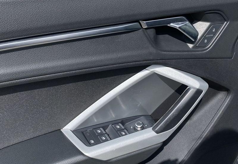 Audi Q3 Business 2.0 TDI 150CV S-Tronic 35