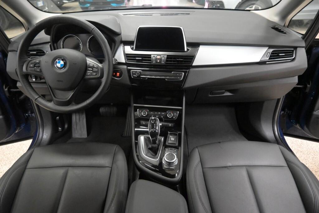 BMW 216D ACTIVE TOURER 116CV STEPTRONIC BUSINESS ADVANTAGE ( FARI LED - PELLE - CRUISE - NAVI - PARK ASSISTANT - TELECAMERA POST. )