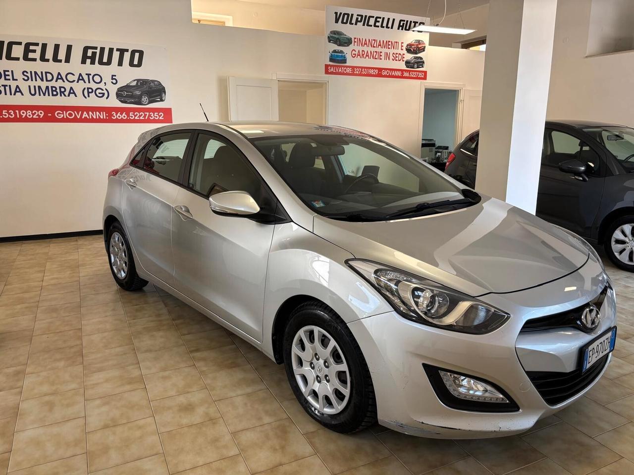 HYUNDAI I30 ANNO 2013 DS 1.6 AUTOMATICA ADATTA NEOPATENTATI KM 64 MILA