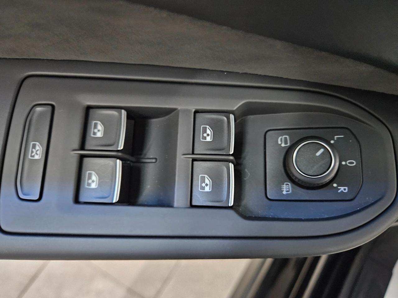 Volkswagen Golf GTI 2.0 TSI DSG- CERCHI '19 - MATRIX - DCC