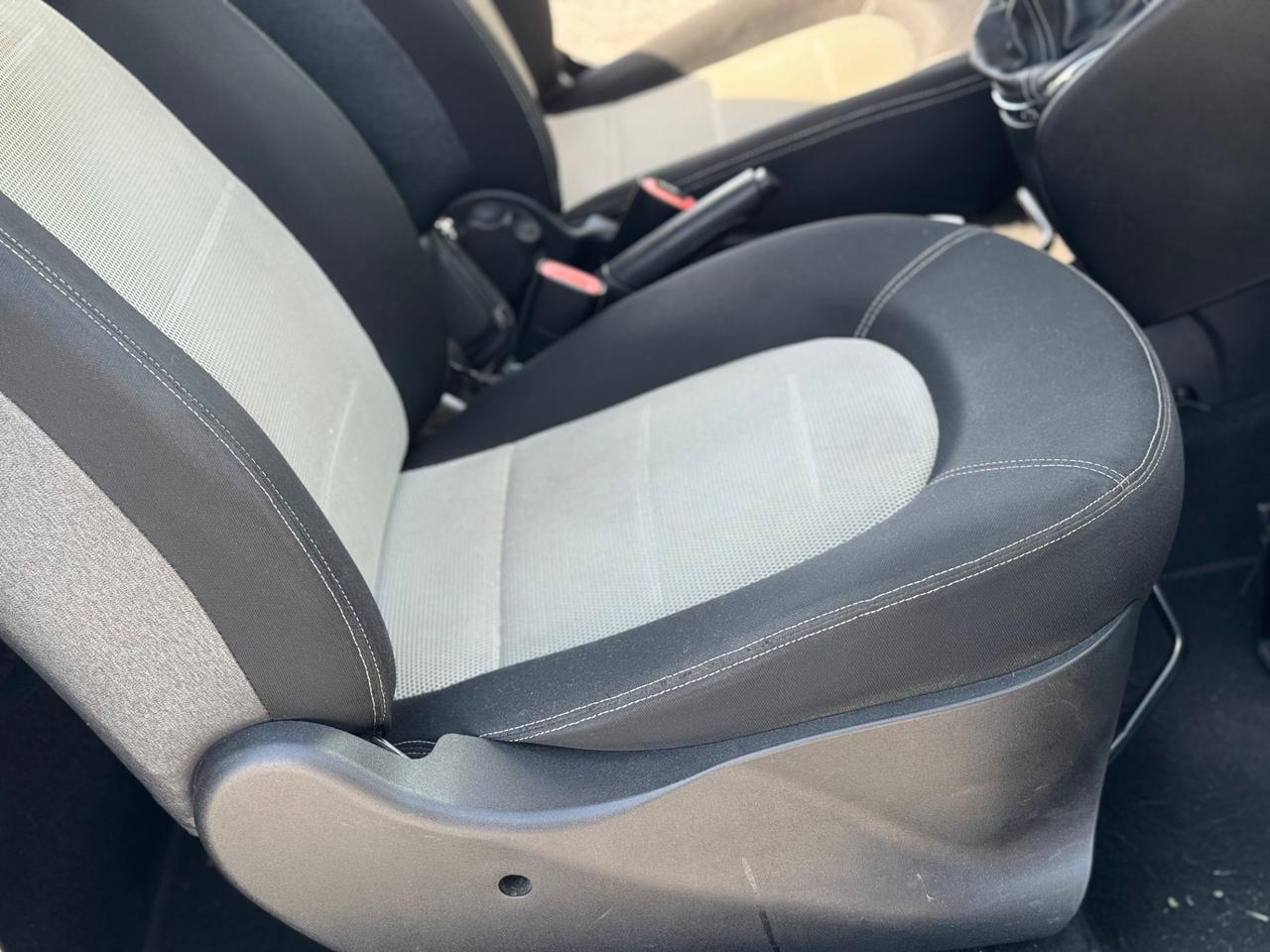 LANCIA YPSILON 1.2 BENZINA MOMO DESING NEO PATENTATI