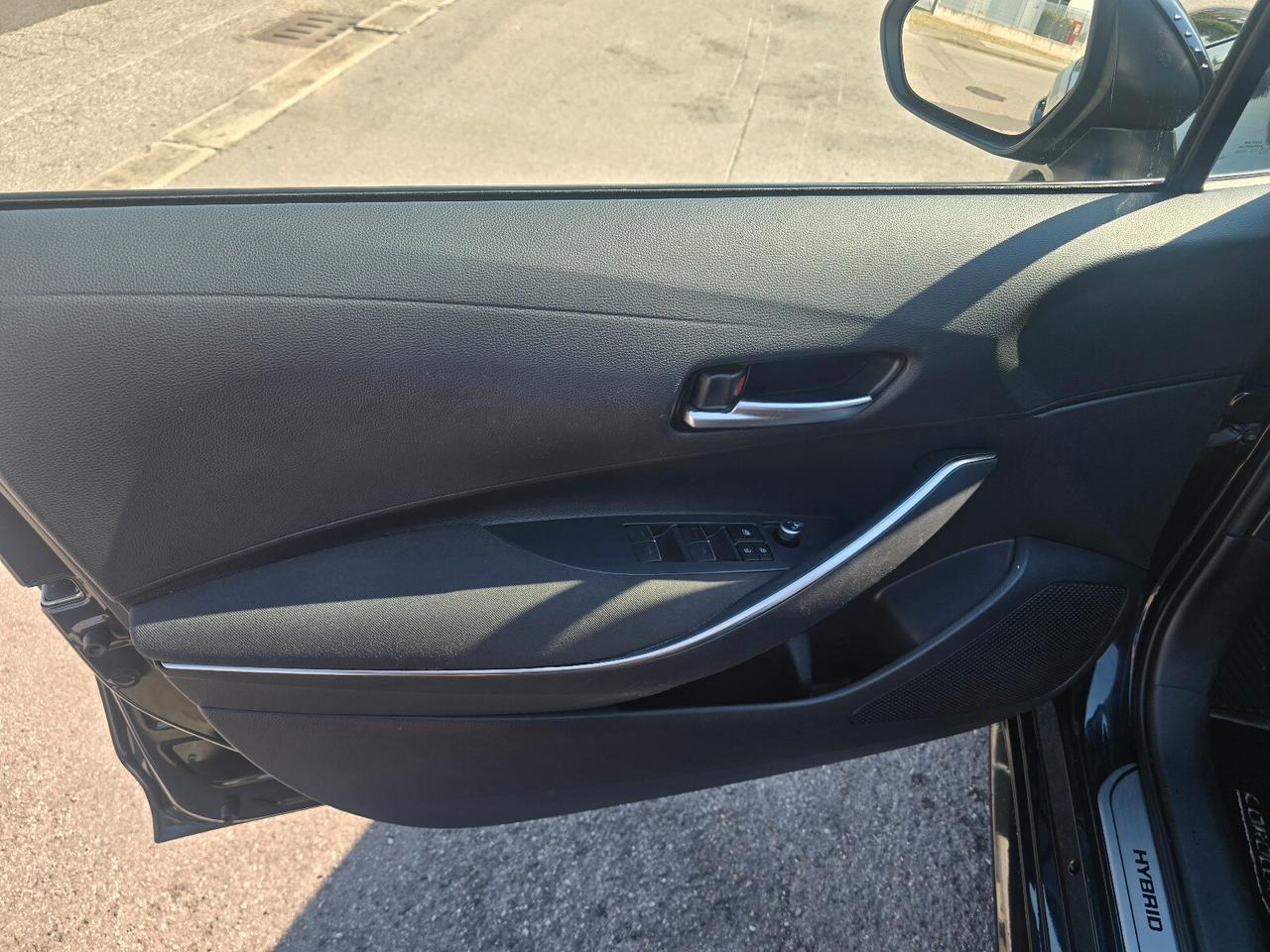 Toyota Corolla 1.8 Hybrid Business