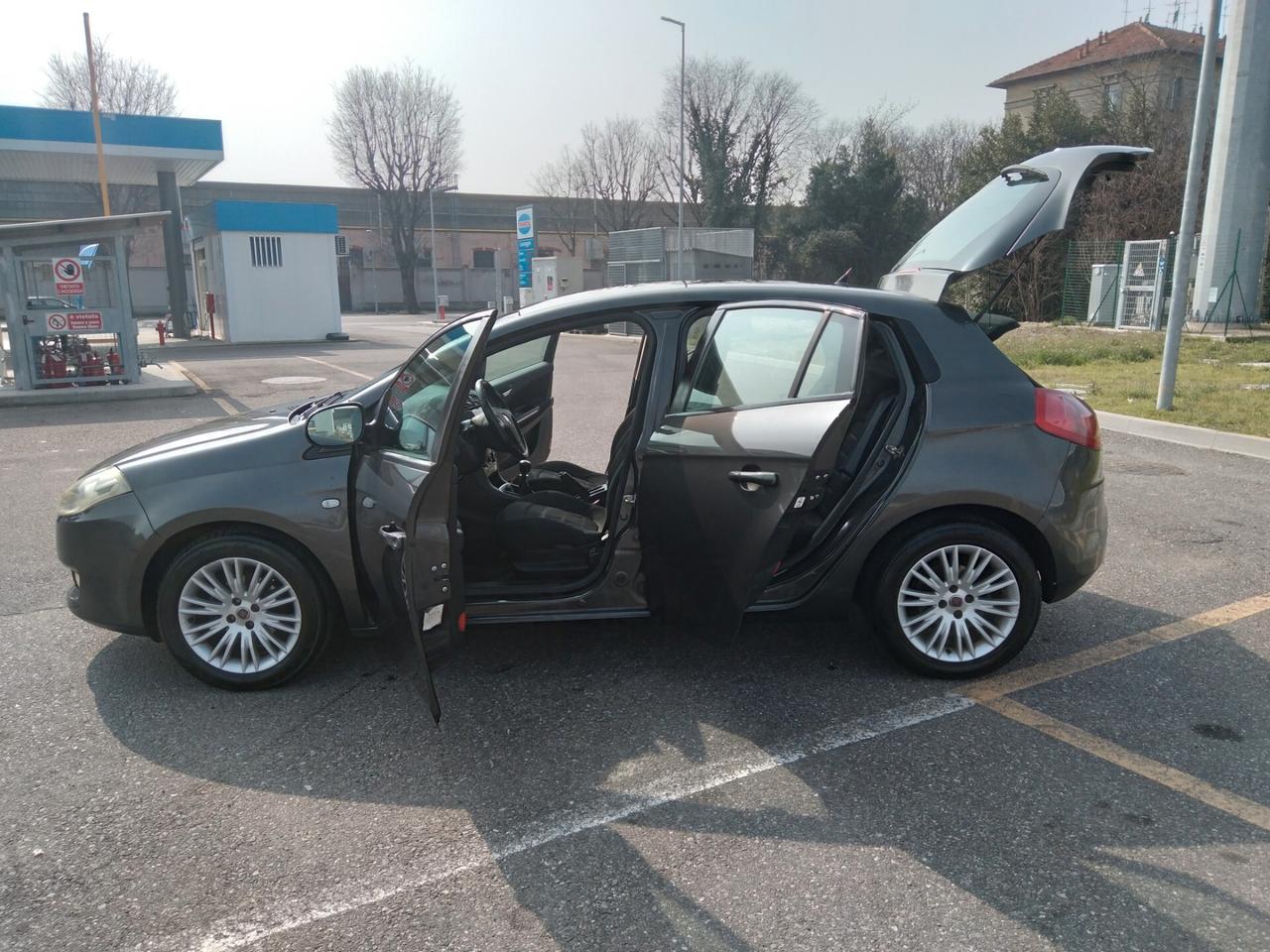 Fiat Bravo 1.4 90cv benzina 6marce Dynamic x neopatentati