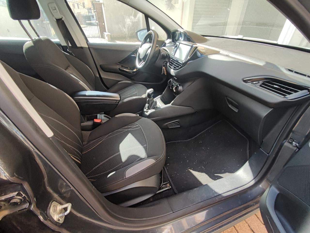 Peugeot 208 PureTech 82 5 porte Allure