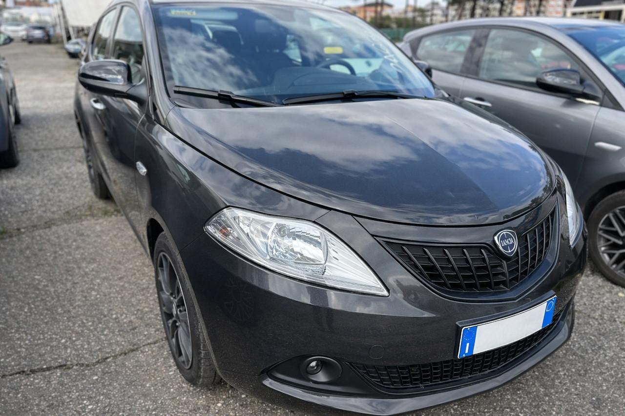 LANCIA Ypsilon III 2021 - Ypsilon 1.0 firefly hybrid Silver s&s 70cv 5p.ti
