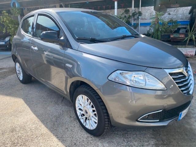 Lancia Ypsilon 0.9 TwinAir 85 CV 5 porte Metano Ecochic Gold